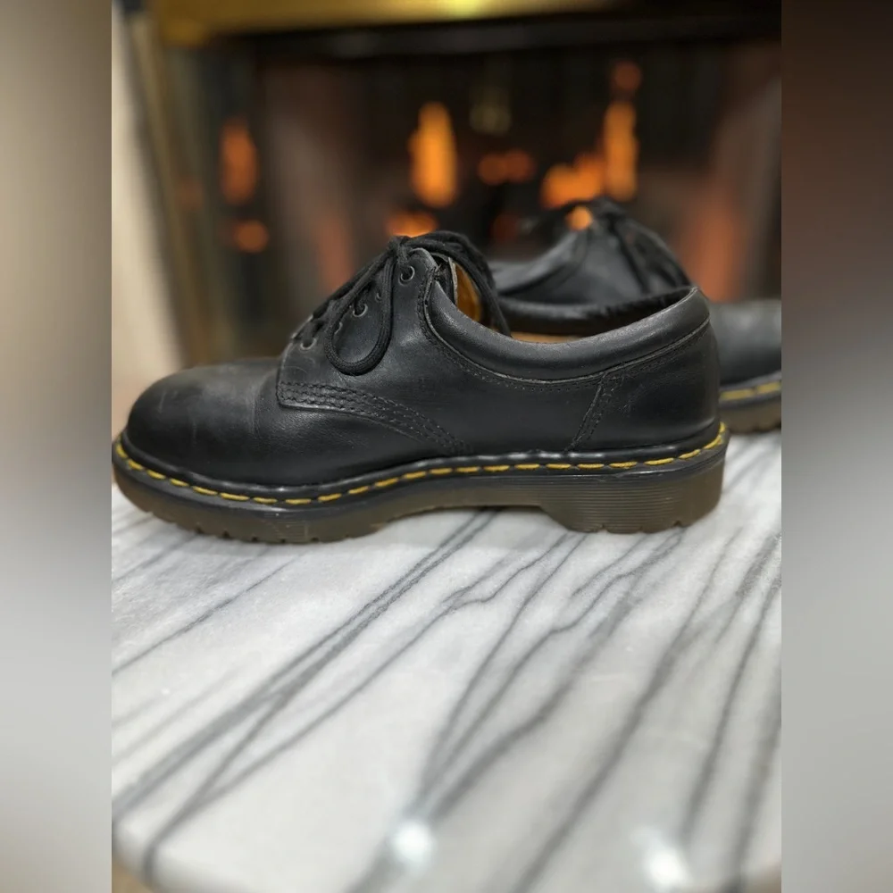 Dr. Martens 8053 Made in England Leather Oxford Shoes Men’s 9 / Women’s 10 Black
